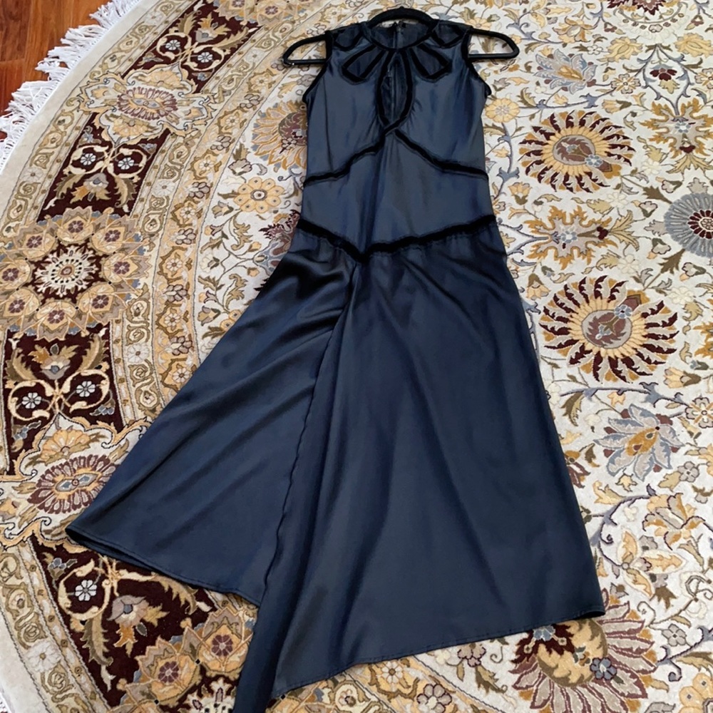 Beautiful St. John silk dress with velvet trim